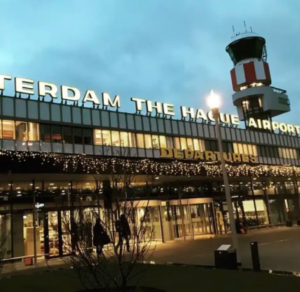 Professionele taxi naar Rotterdam Airport